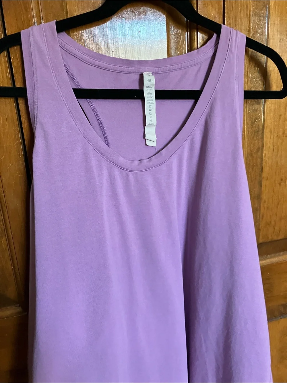 Women's Lavender Lululemon Scoop Neck Tank- IT IS THE COLOR OF the 1st/2nd pic!